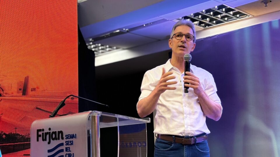 Zema pede novo julgamento de Bolsonaro e critica condenação