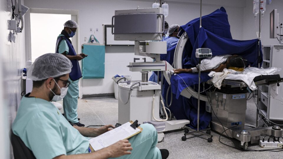 Por que a qualidade da medicina no Brasil está sendo questionada?