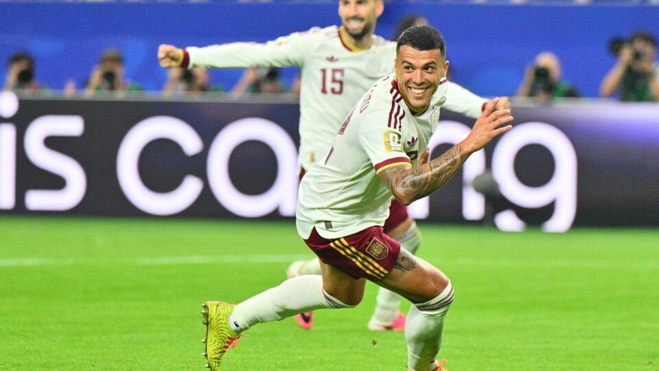 Espanha bate a França e está na final; Argentina pega a Inglaterra na quarta