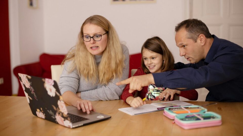 Guia do Homeschooling no Brasil: legislação atual, desafios e métodos pedagógicos