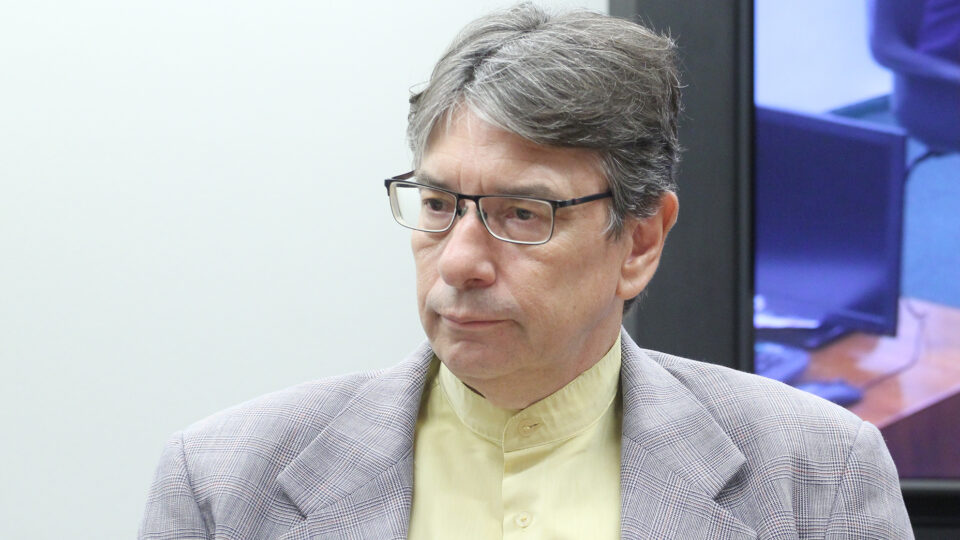 IBGE indica nova mínima do desemprego às vésperas de possível greve