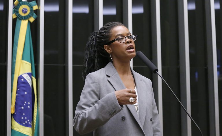 Projeto cria protocolo contra discriminação racial nas escolas