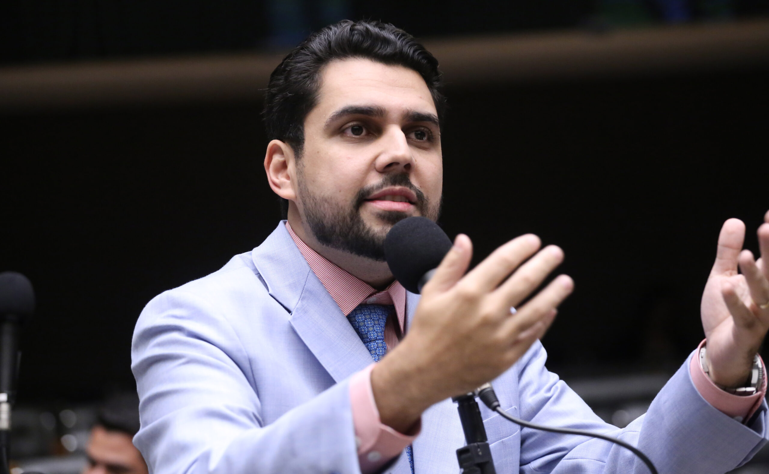Projeto cria incentivo a psicólogo que atende gratuitamente profissional de serviço essencial