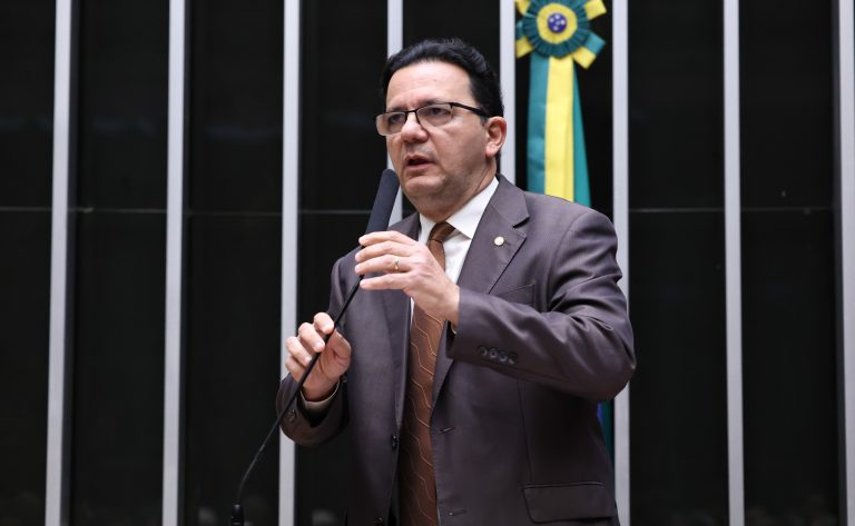 Comissão aprova desconto em faturas de luz e água para quem reciclar resíduos