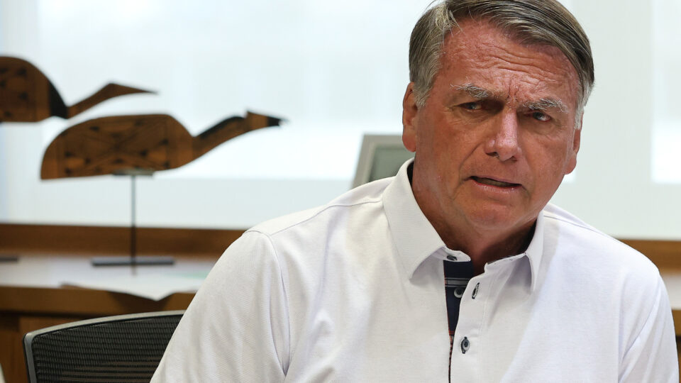 Como Jair Bolsonaro chegou à prisão domiciliar humanitária em um ano?