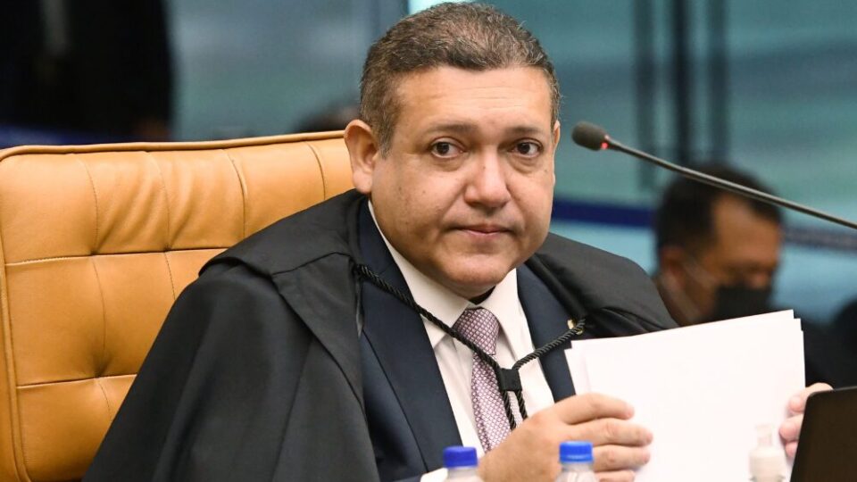 Presidente do TSE derruba vídeo que associava Flávio Bolsonaro ao PCC