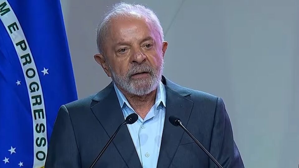 Lula manda recado a Trump e diz que o Brasil “não se entrega” às vésperas de nova tarifa