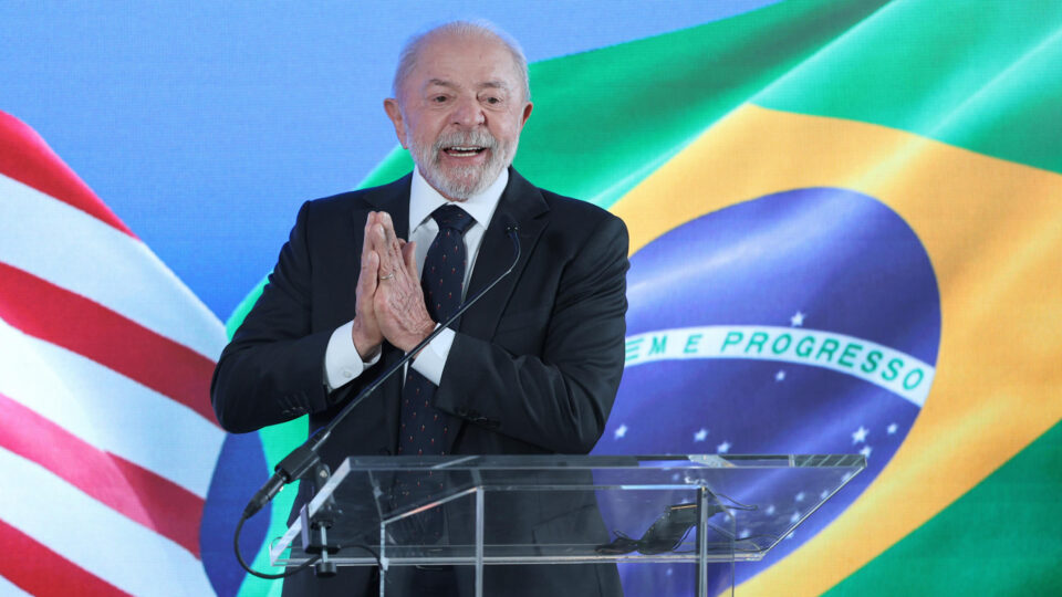 Governo Lula repudia prorrogação de emergência dos EUA contra o Brasil