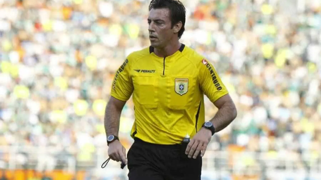 CBF defende árbitro Raphael Claus, chamado de ‘suspeito’ por Trump