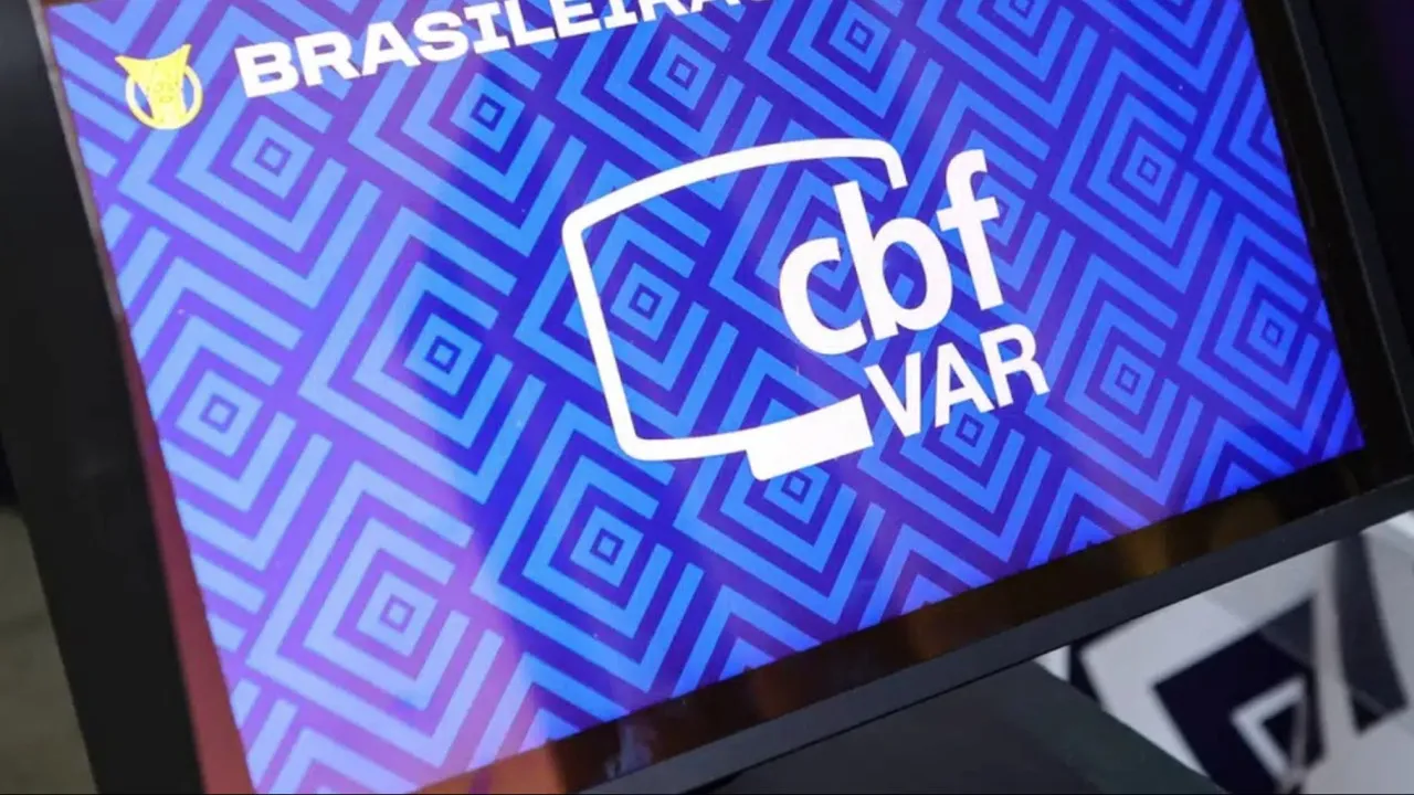 O que o novo ‘mantra’ da arbitragem diz sobre atuação do VAR no Brasileiro