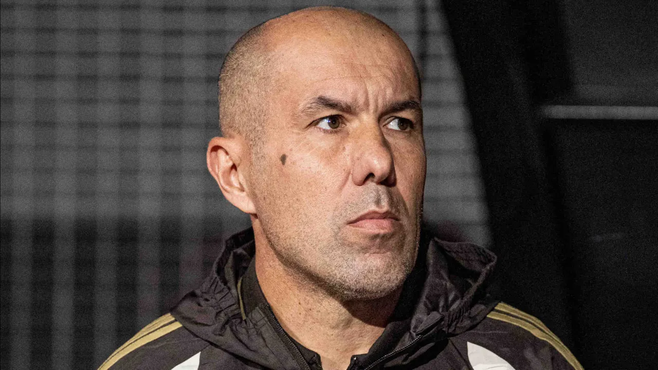 Técnico do Flamengo fala sobre plano para jogos na Europa e análise de jovens da base