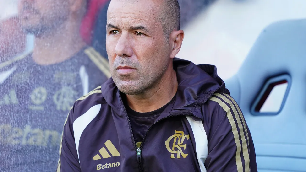 Jardim aponta problemas e sobe o tom sobre urgência de Flamengo no mercado