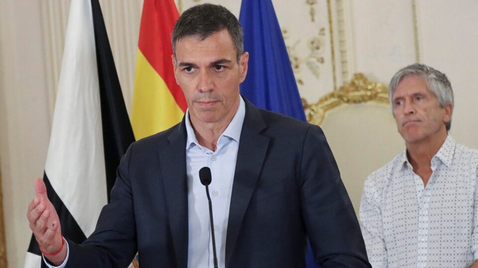 Premiê da Espanha culpa tráfico humano por crise em Ceuta e cogita mudar lei para acelerar deportações
