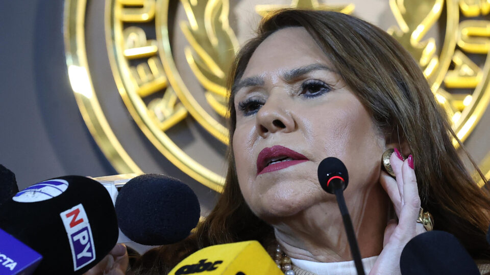 Quem é a senadora paraguaia que entrou em guerra verbal com Mbappé