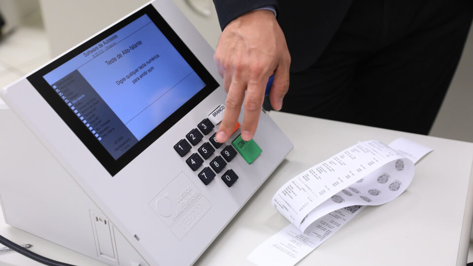 Prazo para solicitar voto em trânsito começa nesta segunda; veja quem pode pedir