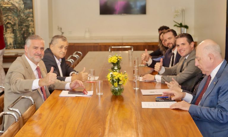 Motta anuncia acordo com o governo sobre dívidas dos produtores rurais