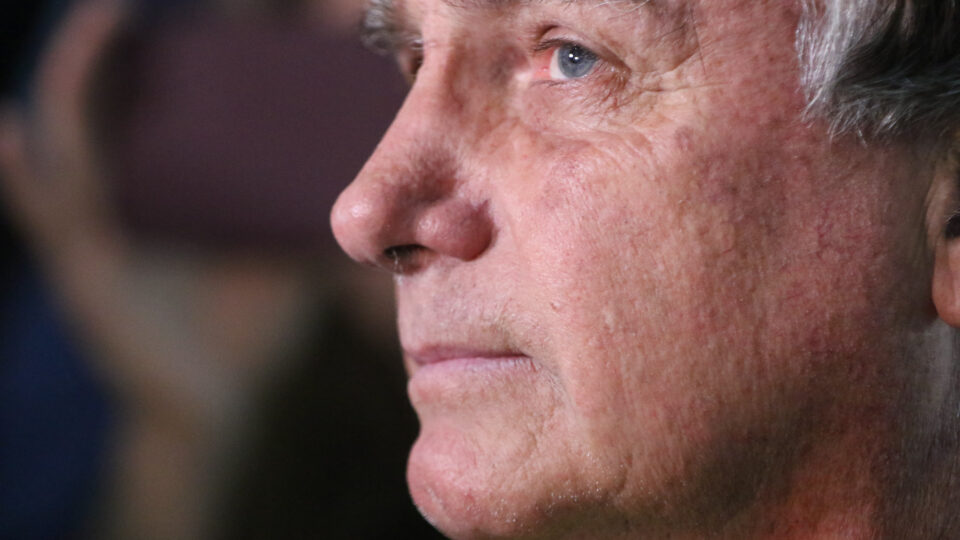 Bolsonaro teve aumento de pressão, mas quadro geral é estável, diz boletim