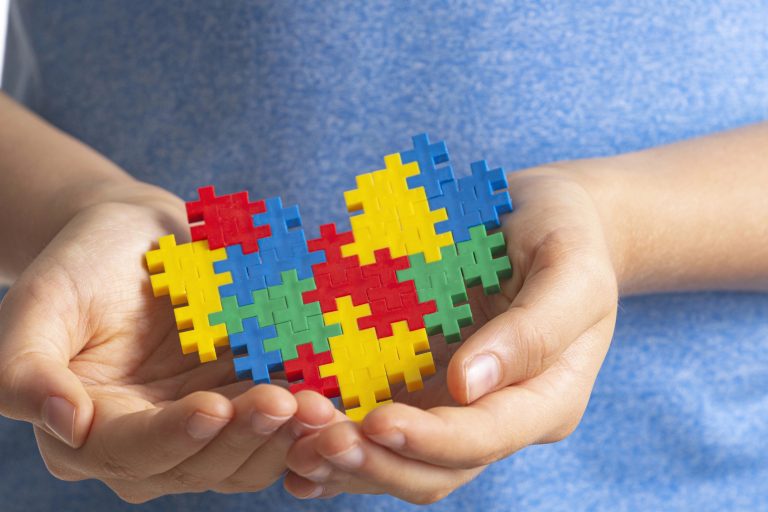 Comissão da Câmara pode votar parecer sobre política nacional para pessoas com autismo nesta terça