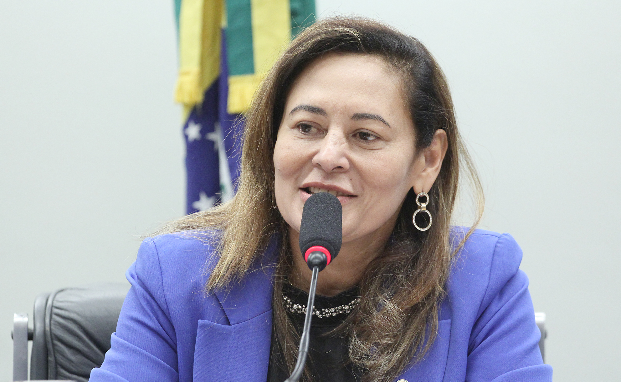 Comissão aprova intérprete de línguas indígenas em atendimentos públicos