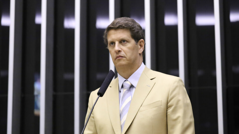 TRE-SP multa Ricardo Salles por vídeo manipulado contra André do Prado