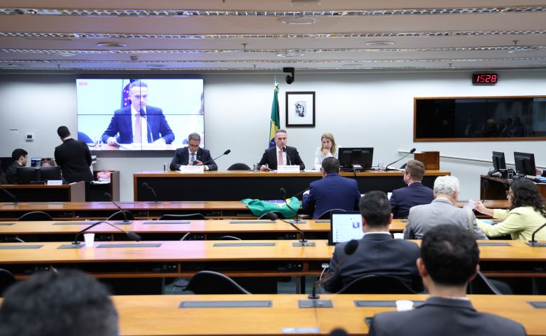 Conselho de Ética analisa processos contra quatro deputados nesta terça-feira
