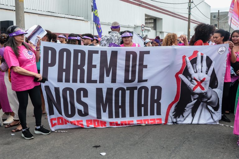 Projeto prevê suspensão de registro profissional de condenado por violência contra a mulher
