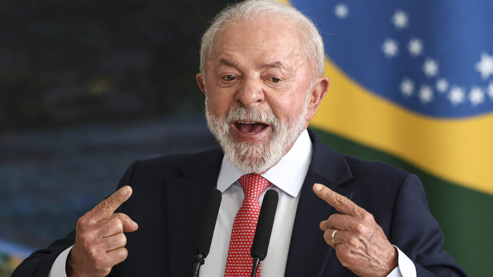Plano econômico de Lula repete promessas de 2022 e não menciona redução de gastos