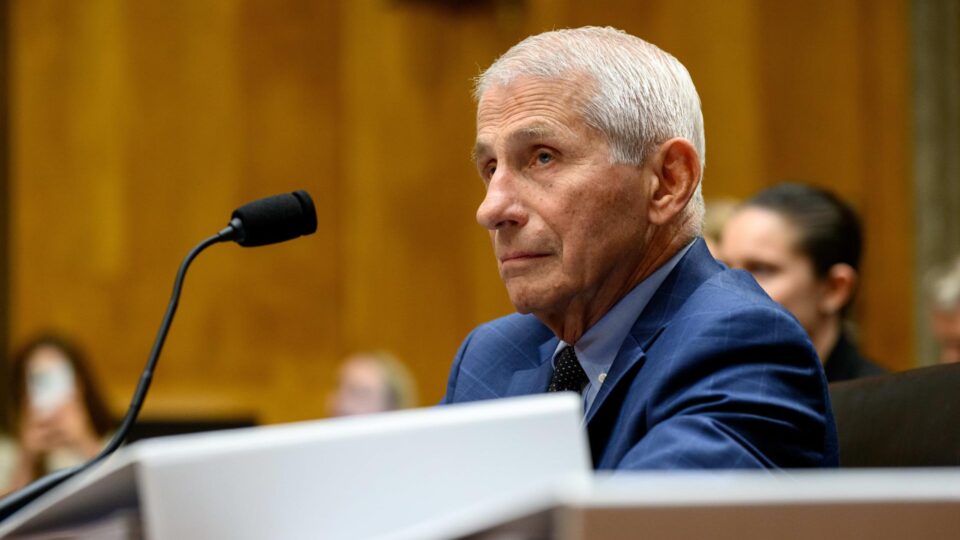 Estados republicanos abrem investigações contra Fauci