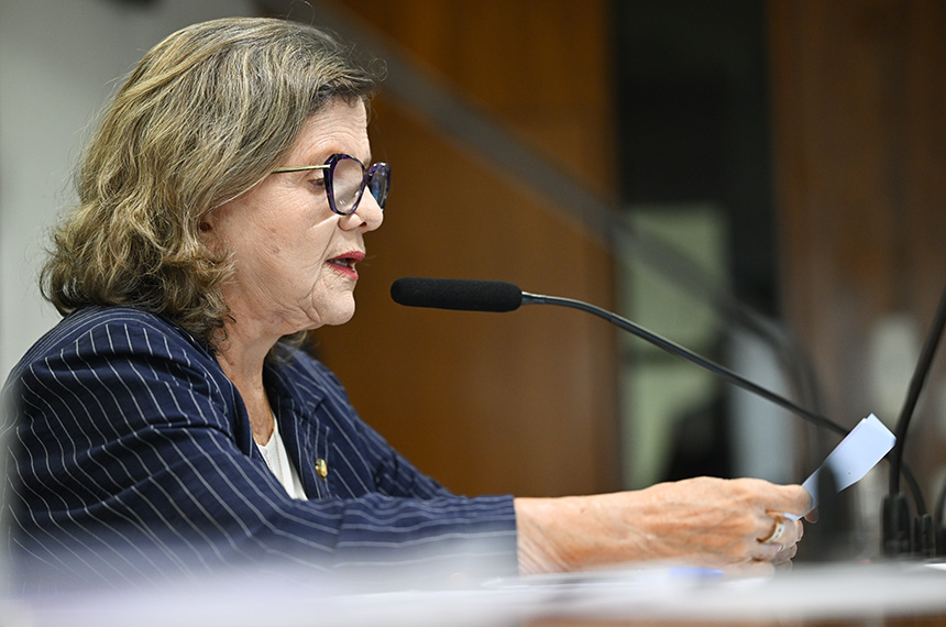 Projeto prevê alerta em veículos novos contra esquecimento de crianças e pets