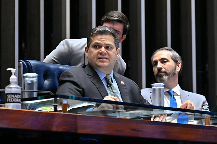 Congresso promulga nesta sexta emendas sobre 6×1 e agentes de saúde